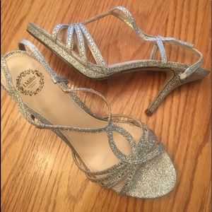 Beautiful dressy heels size 8.5 Champagne